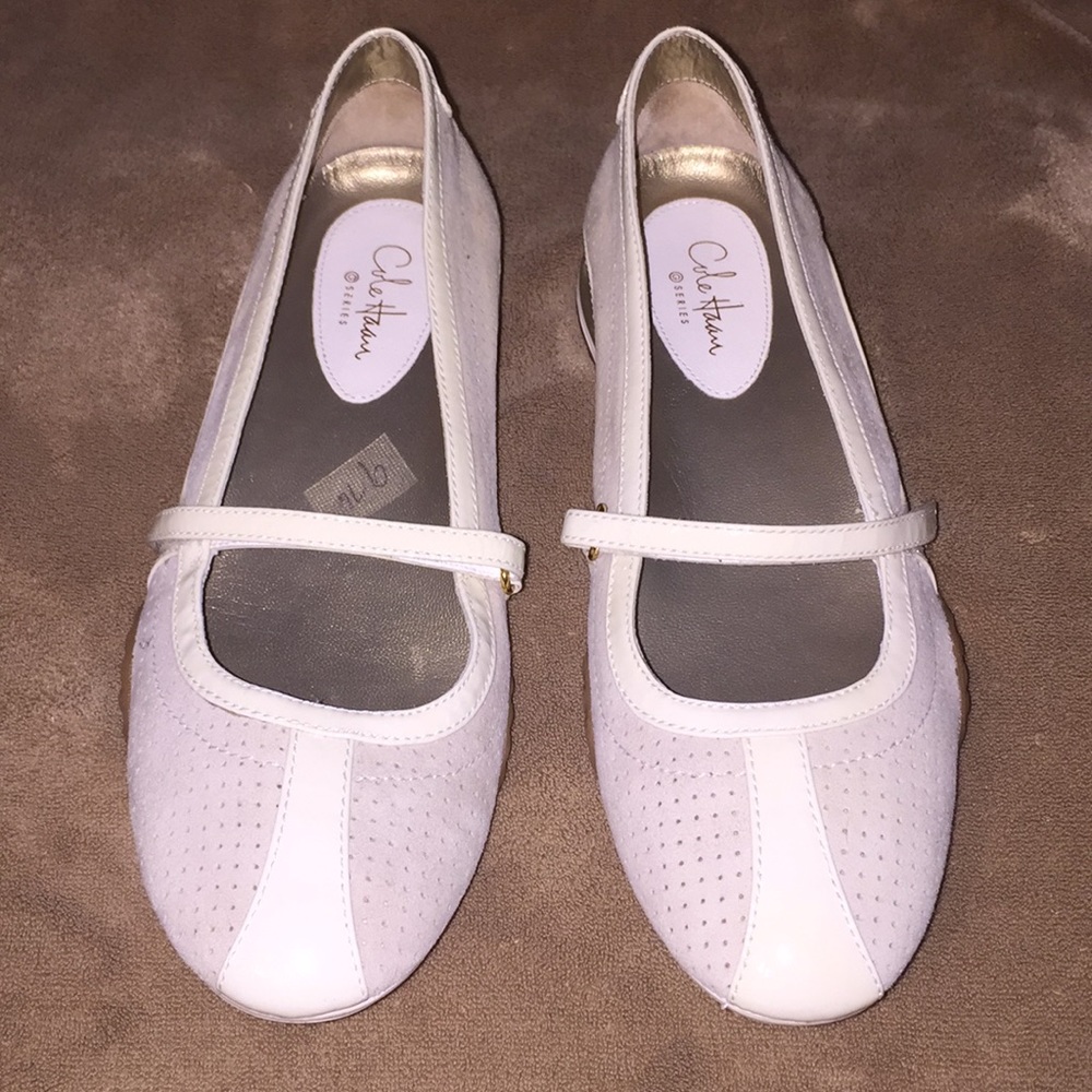 NWOT Cole Haan Sz 7B beige/ivory flats